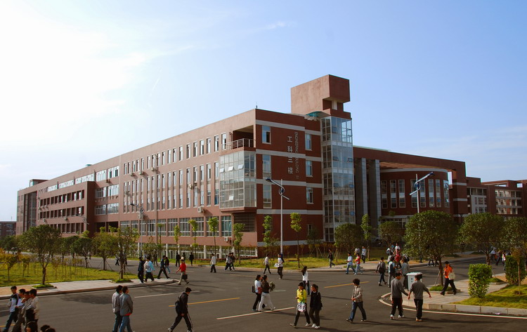 A4B2B4E7758BCBFF2F8E3F77DAF_FAE56BF9_1A1DF